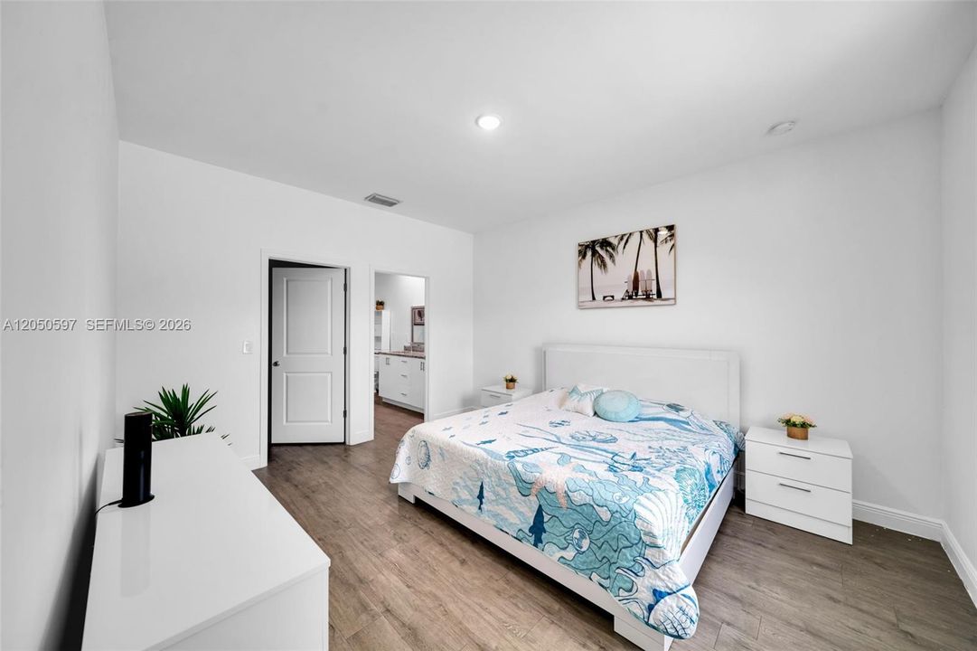 For Sale: $315,700 (3 beds, 2 baths, 1408 Square Feet)