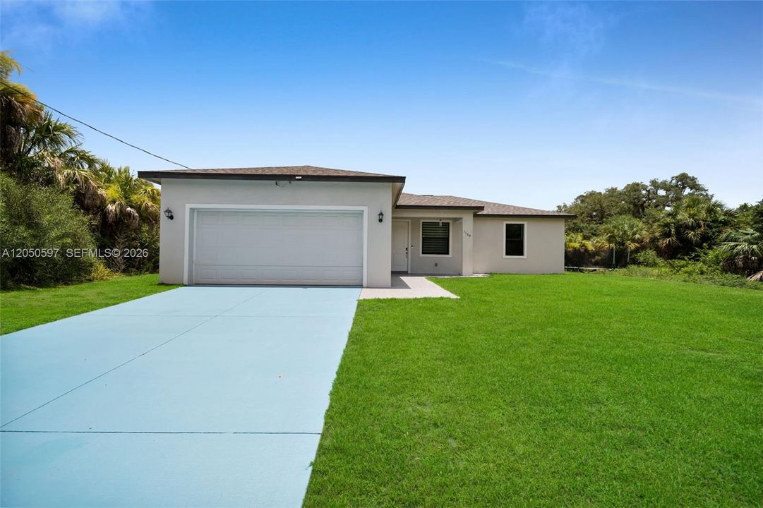 For Sale: $315,700 (3 beds, 2 baths, 1408 Square Feet)