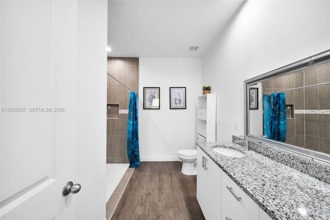 For Sale: $315,700 (3 beds, 2 baths, 1408 Square Feet)