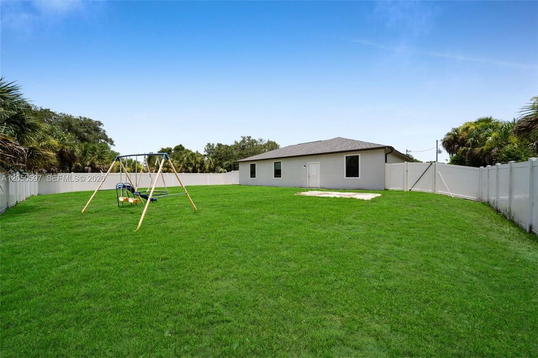 For Sale: $315,700 (3 beds, 2 baths, 1408 Square Feet)