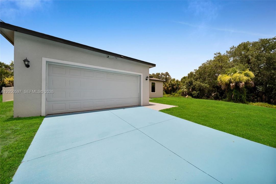 For Sale: $315,700 (3 beds, 2 baths, 1408 Square Feet)