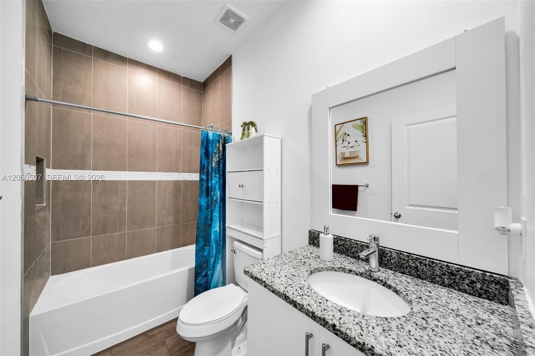 For Sale: $315,700 (3 beds, 2 baths, 1408 Square Feet)
