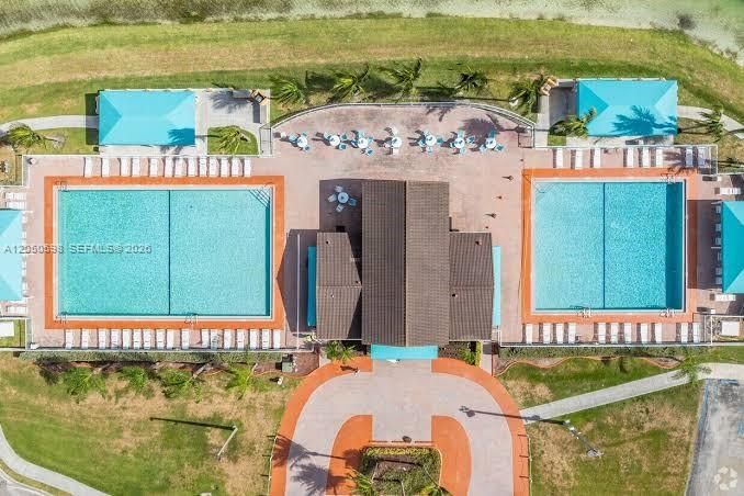 Clubhouse Pool