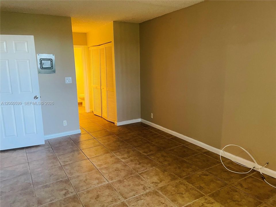 For Rent: $1,475 (1 beds, 1 baths, 606 Square Feet)