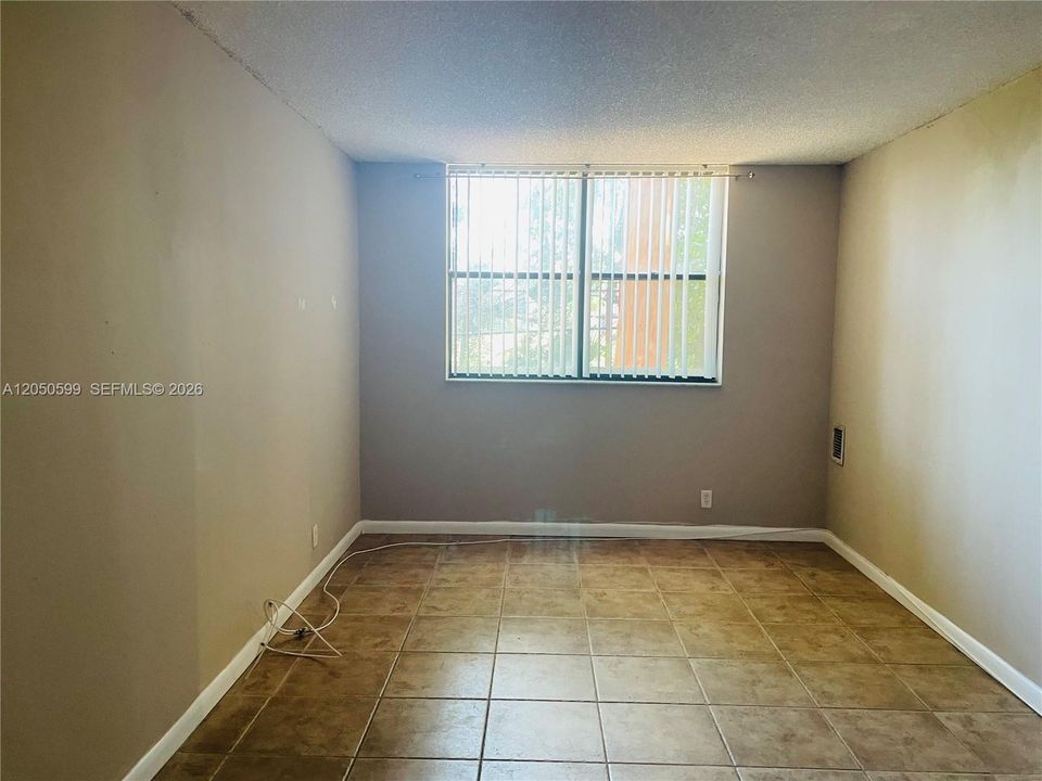 For Rent: $1,475 (1 beds, 1 baths, 606 Square Feet)