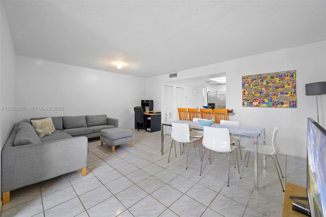 В аренду: $3,200 (3 спален, 2 ванн, 1750 Квадратных фут)