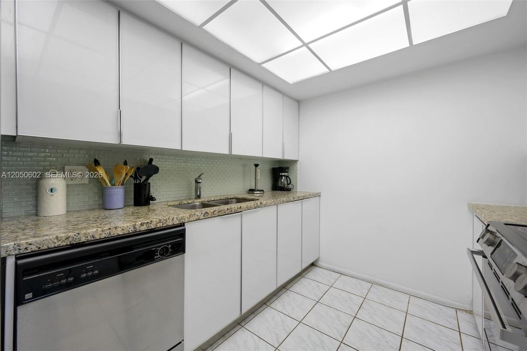 В аренду: $3,200 (3 спален, 2 ванн, 1750 Квадратных фут)