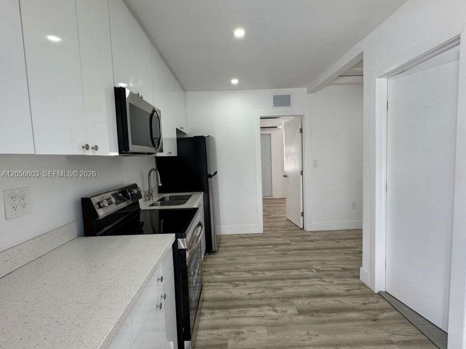 В аренду: $1,650 (1 спален, 1 ванн, 400 Квадратных фут)