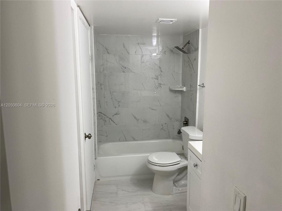 На продажу: $138,000 (1 спален, 1 ванн, 842 Квадратных фут)