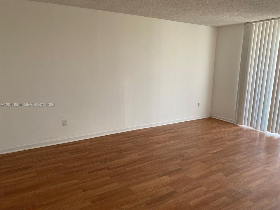 На продажу: $138,000 (1 спален, 1 ванн, 842 Квадратных фут)