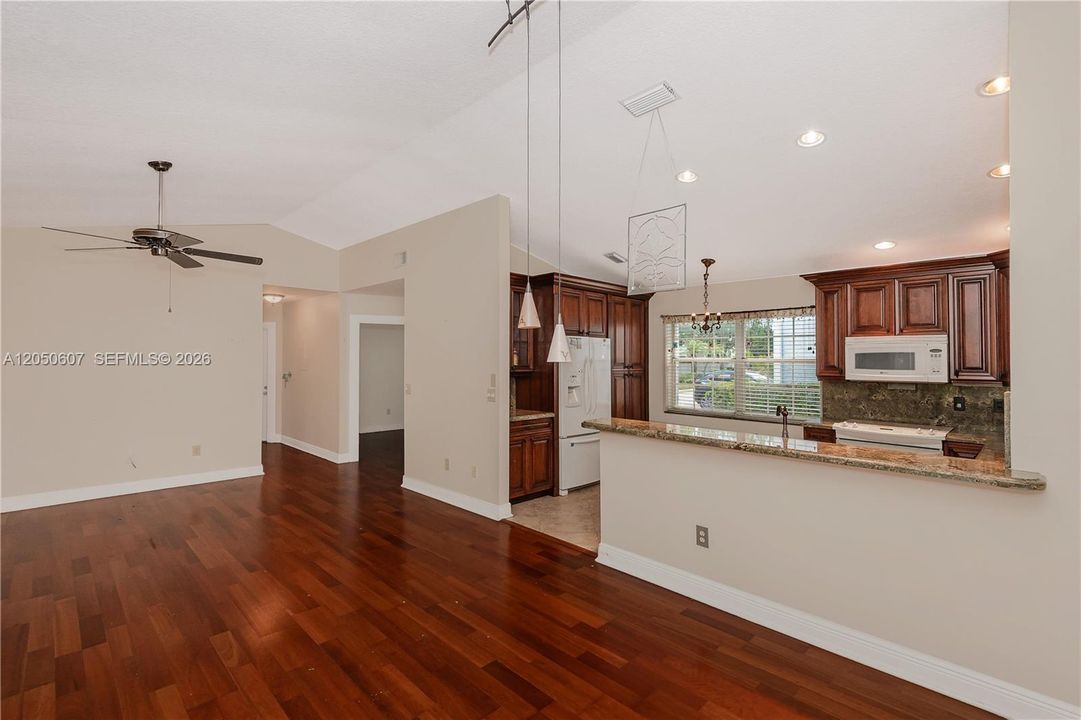 En Venta: $555,000 (3 camas, 2 baños, 1460 Pies cuadrados)