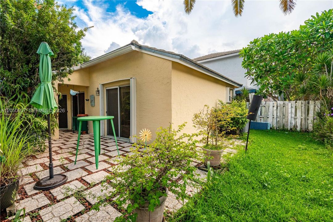 En Venta: $555,000 (3 camas, 2 baños, 1460 Pies cuadrados)