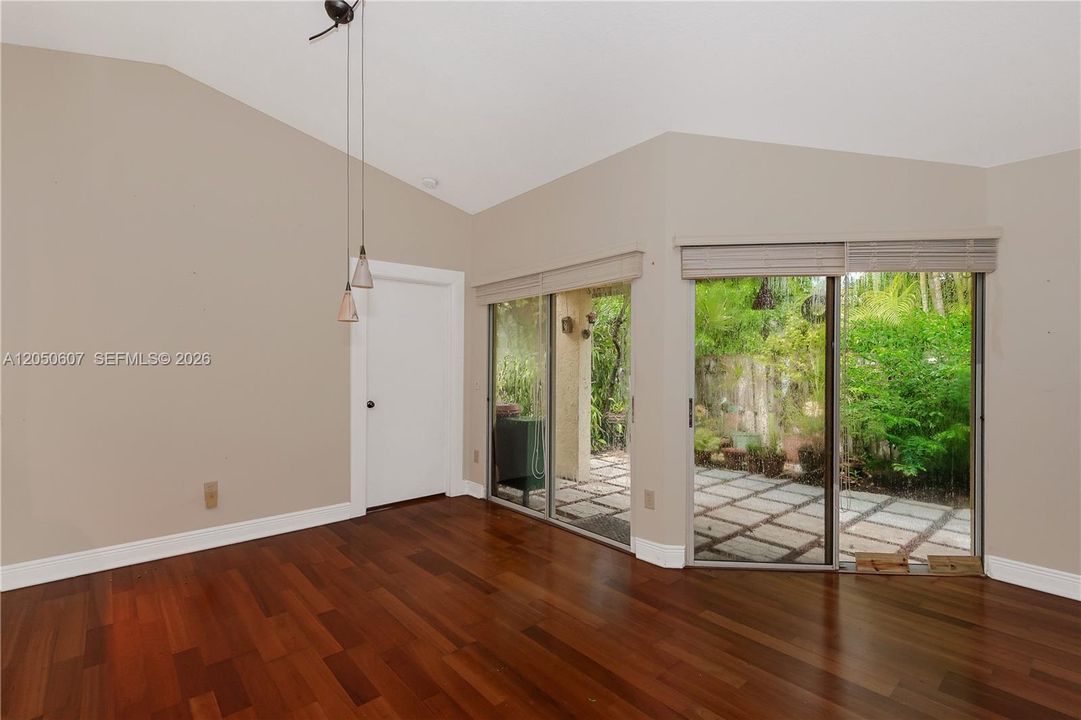 En Venta: $555,000 (3 camas, 2 baños, 1460 Pies cuadrados)