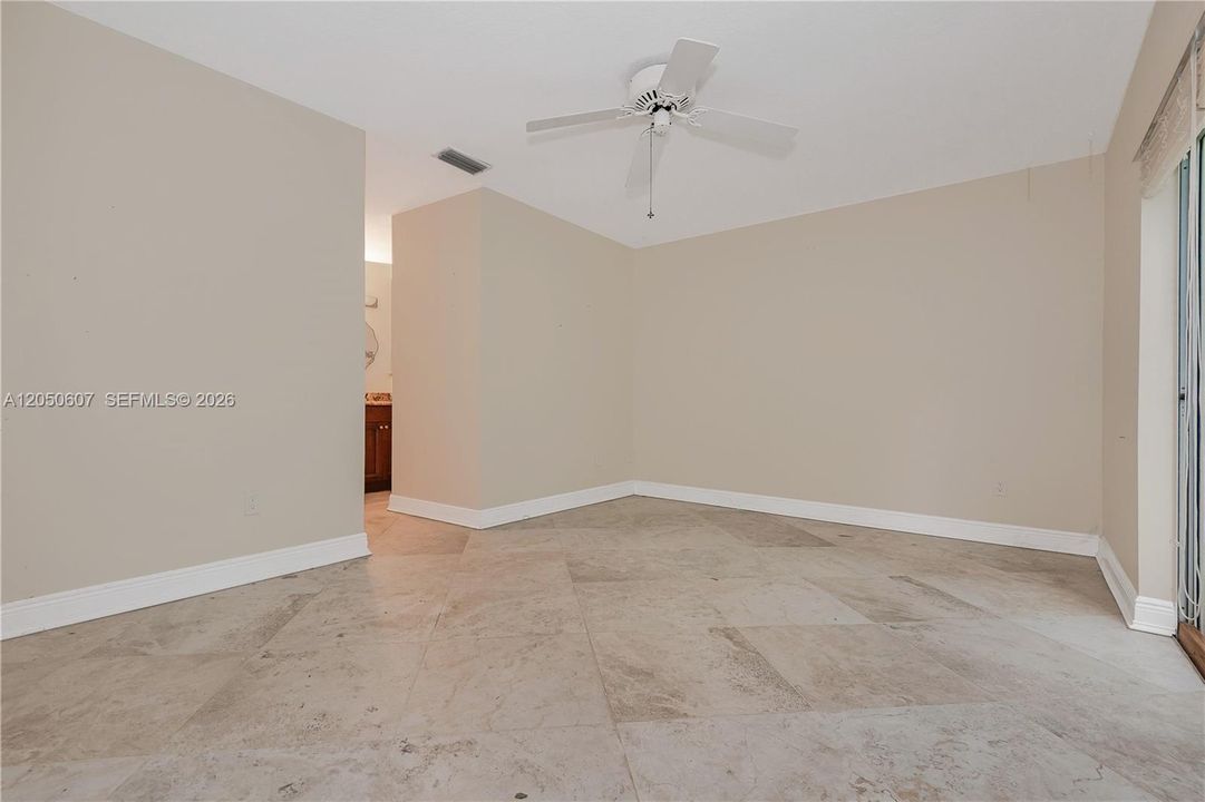 En Venta: $555,000 (3 camas, 2 baños, 1460 Pies cuadrados)