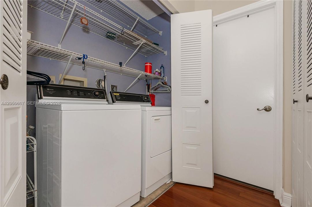 En Venta: $555,000 (3 camas, 2 baños, 1460 Pies cuadrados)
