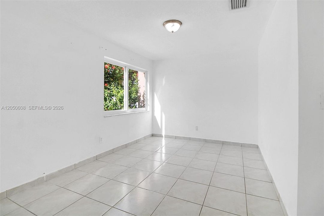 For Sale: $500,000 (2 beds, 2 baths, 1156 Square Feet)