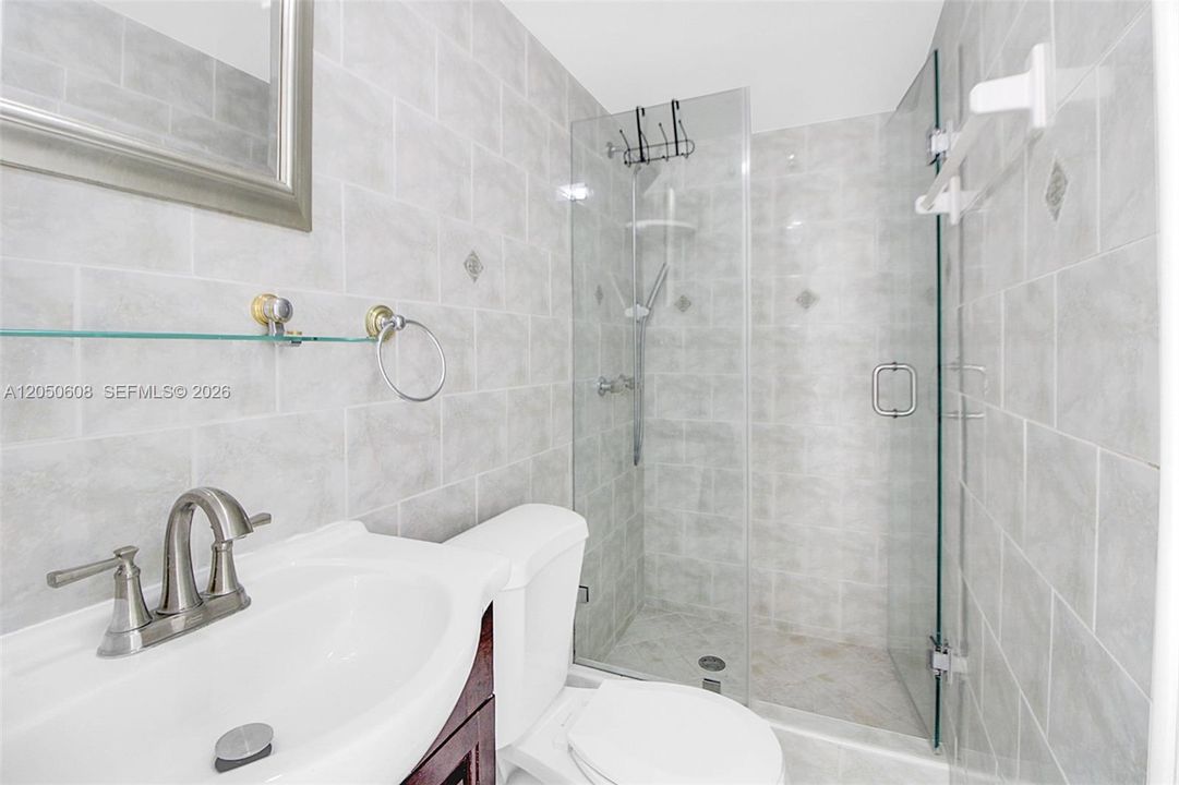 For Sale: $500,000 (2 beds, 2 baths, 1156 Square Feet)