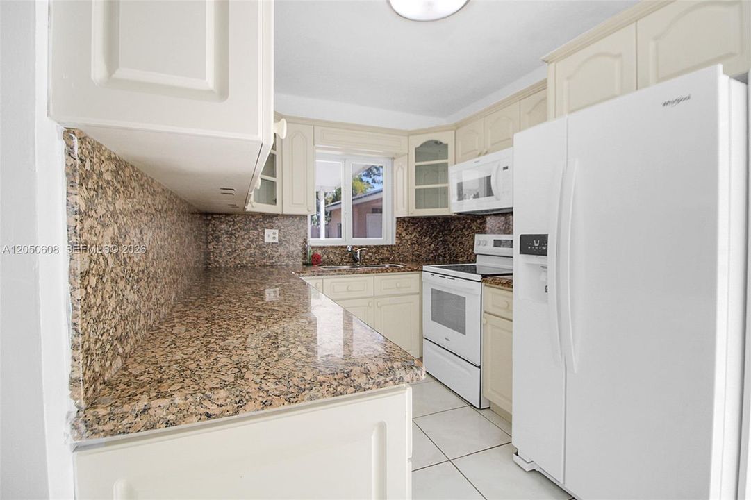 For Sale: $500,000 (2 beds, 2 baths, 1156 Square Feet)