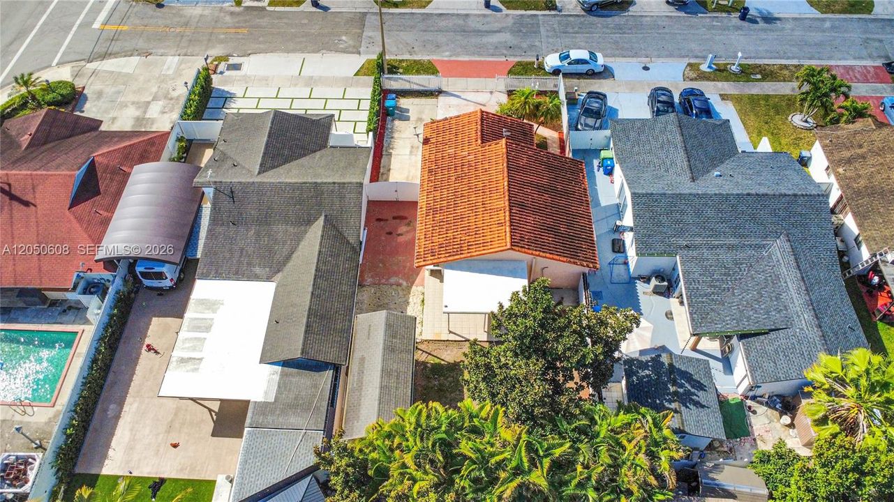 For Sale: $500,000 (2 beds, 2 baths, 1156 Square Feet)