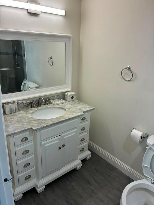 For Rent: $1,700 (1 beds, 1 baths, 1330 Square Feet)