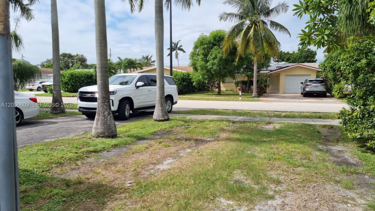 For Rent: $1,700 (1 beds, 1 baths, 1330 Square Feet)