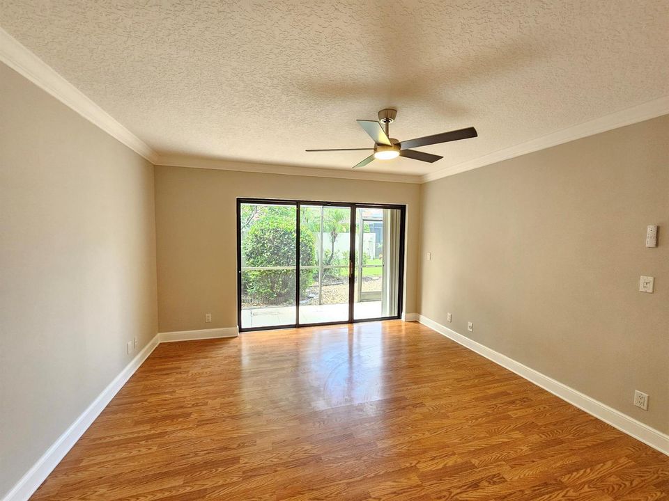 Bedroom 1 (4)