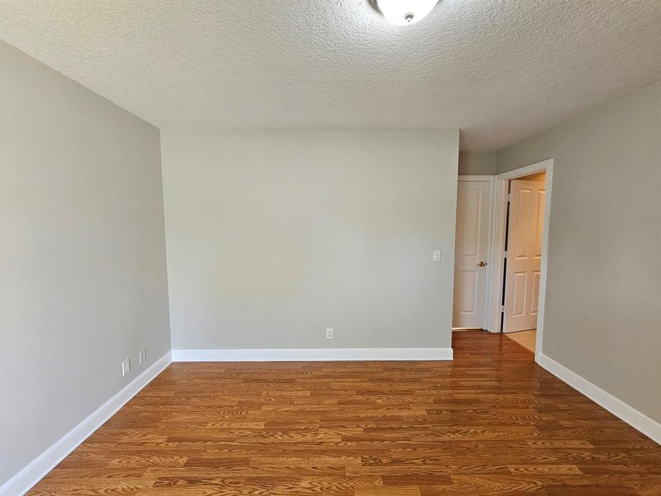 Bedroom 2 (2)