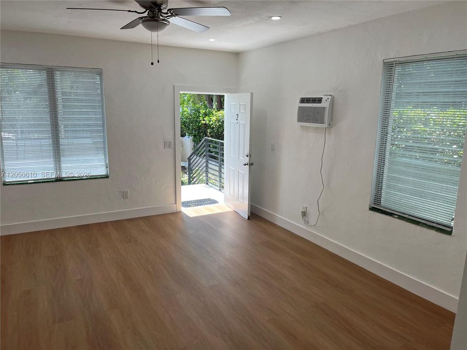 For Rent: $2,500 (1 beds, 1 baths, 525 Square Feet)