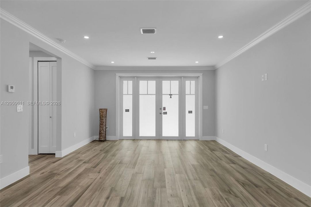 En Venta: $799,000 (3 camas, 2 baños, 1552 Pies cuadrados)