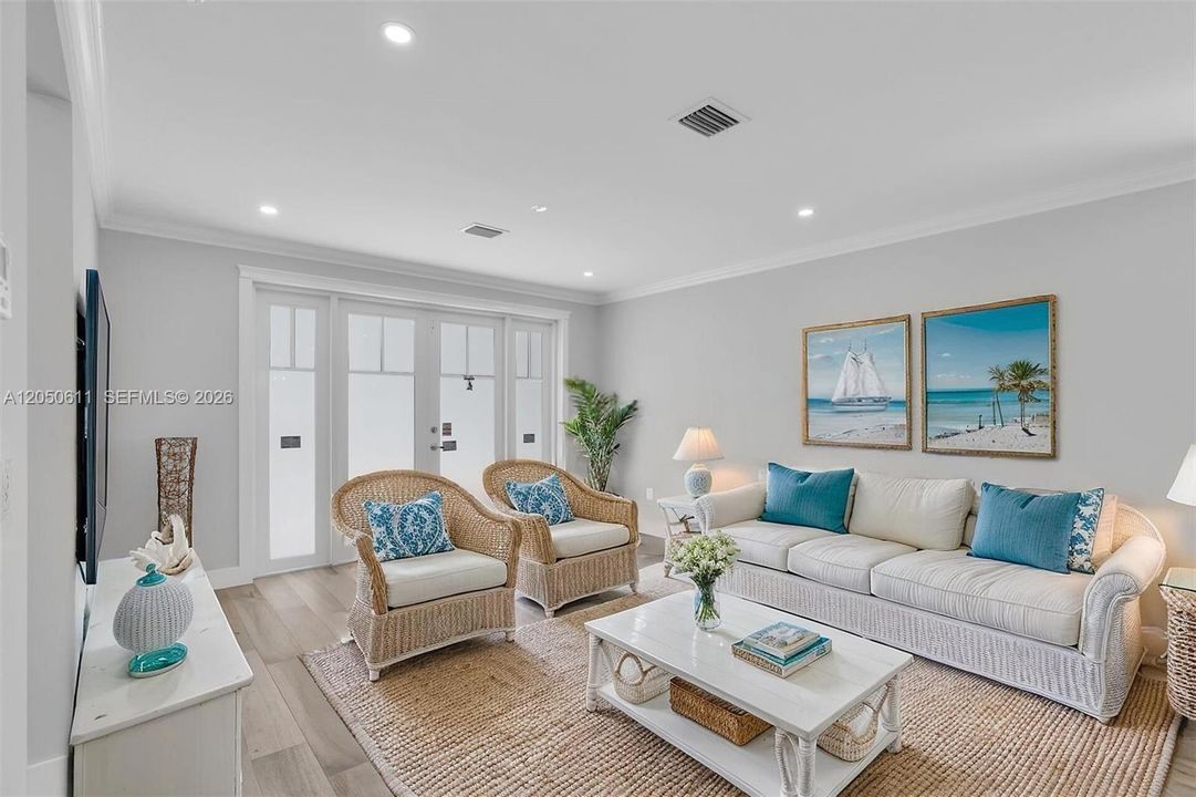 En Venta: $799,000 (3 camas, 2 baños, 1552 Pies cuadrados)