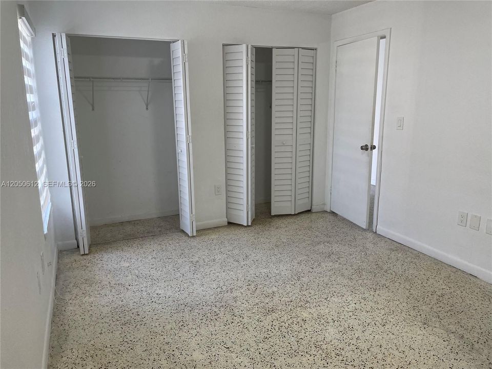 For Sale: $195,000 (2 beds, 1 baths, 769 Square Feet)