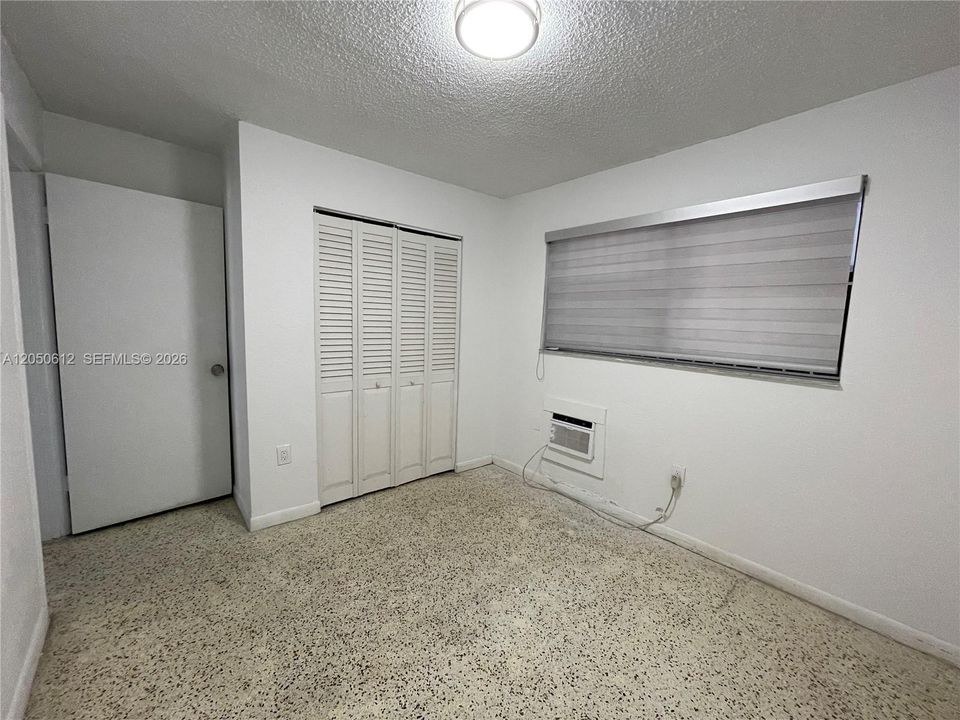 For Sale: $195,000 (2 beds, 1 baths, 769 Square Feet)