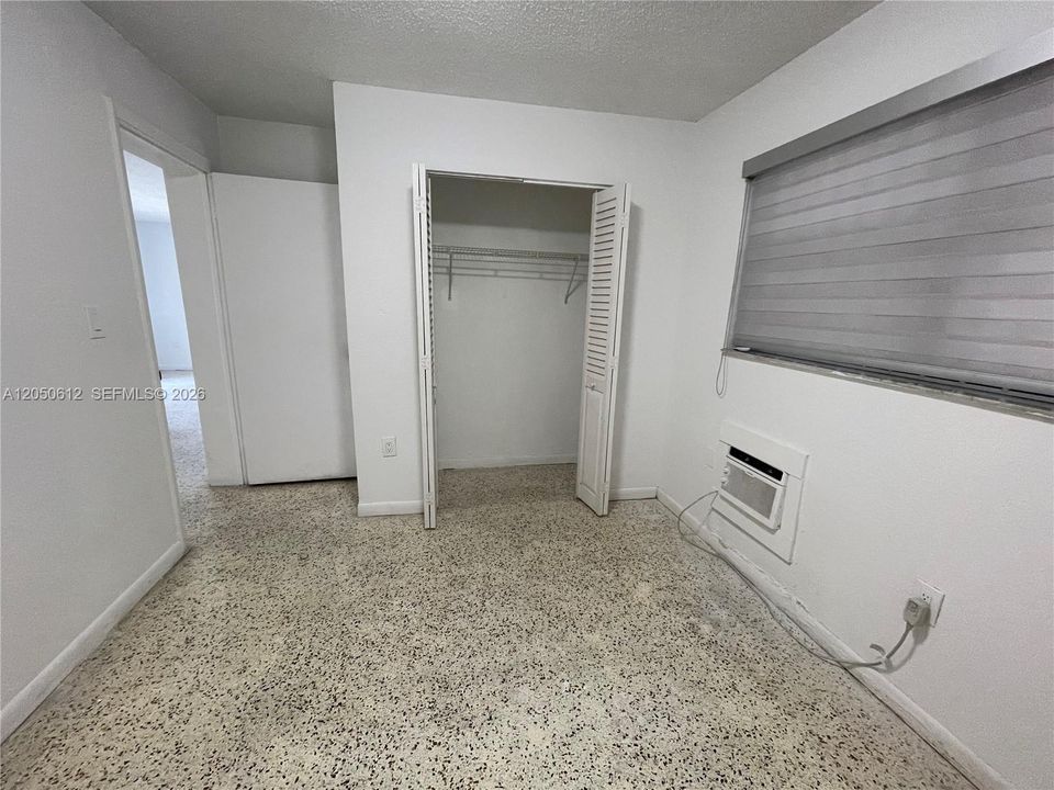 For Sale: $195,000 (2 beds, 1 baths, 769 Square Feet)