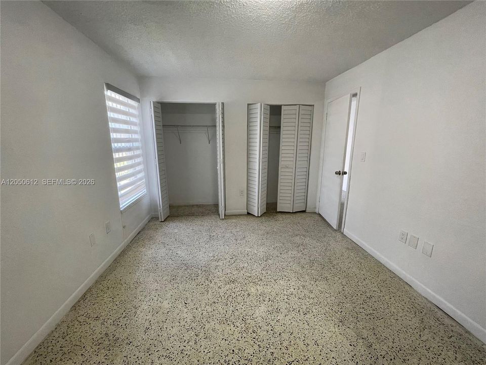 For Sale: $195,000 (2 beds, 1 baths, 769 Square Feet)