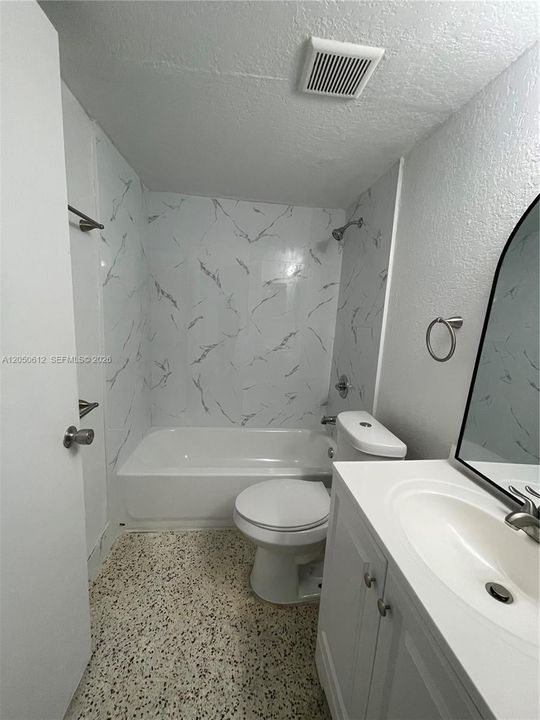 For Sale: $195,000 (2 beds, 1 baths, 769 Square Feet)