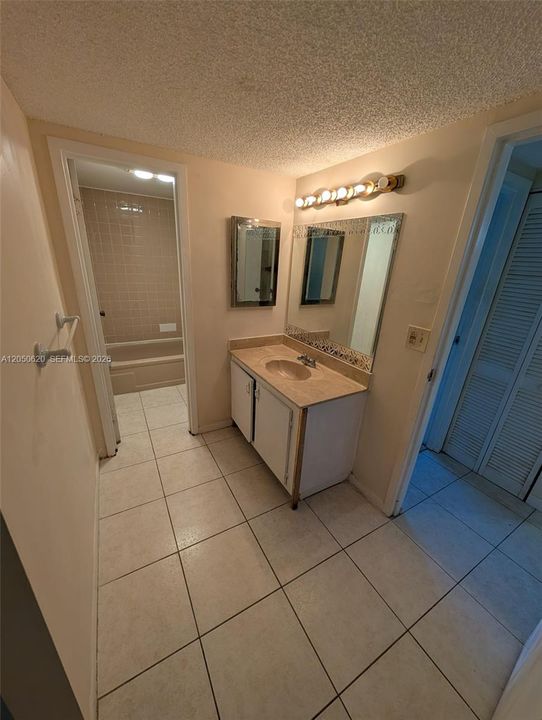 En Venta: $148,000 (2 camas, 2 baños, 1290 Pies cuadrados)
