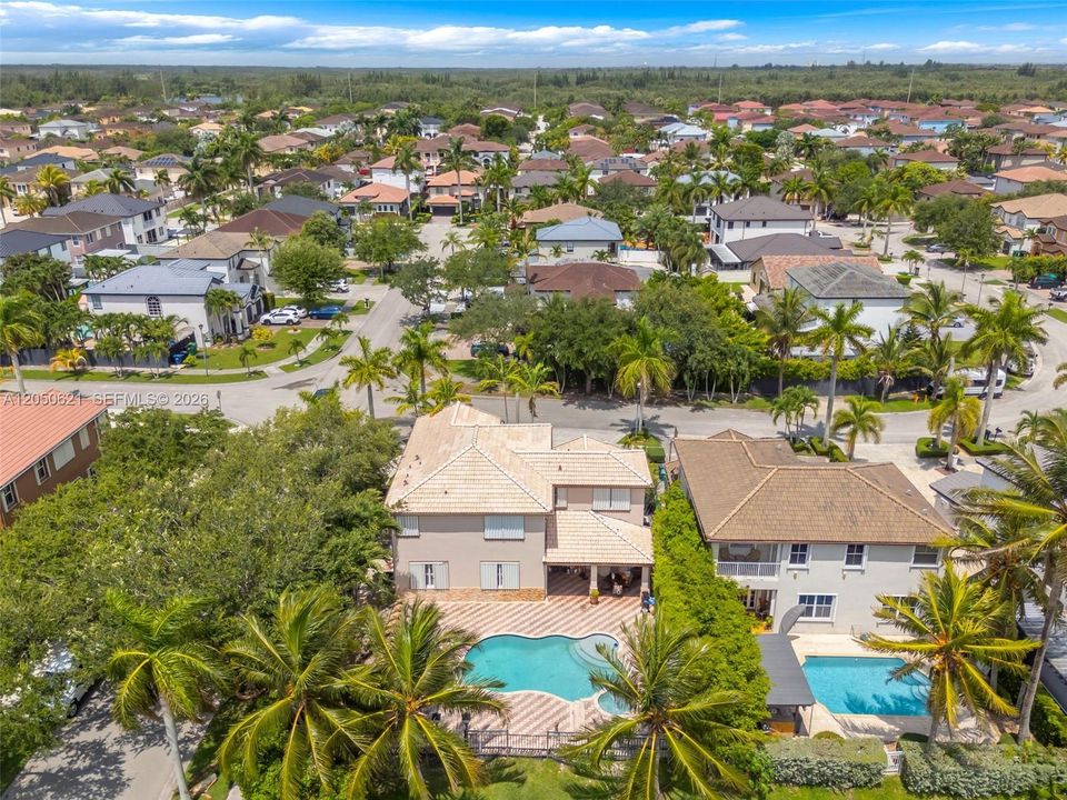 For Sale: $999,000 (4 beds, 3 baths, 2589 Square Feet)