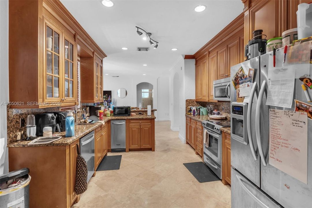 For Sale: $999,000 (4 beds, 3 baths, 2589 Square Feet)