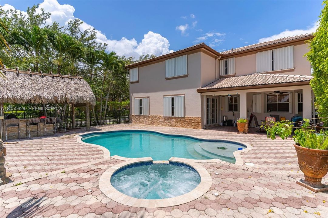 For Sale: $999,000 (4 beds, 3 baths, 2589 Square Feet)