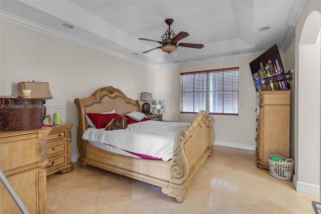 For Sale: $999,000 (4 beds, 3 baths, 2589 Square Feet)
