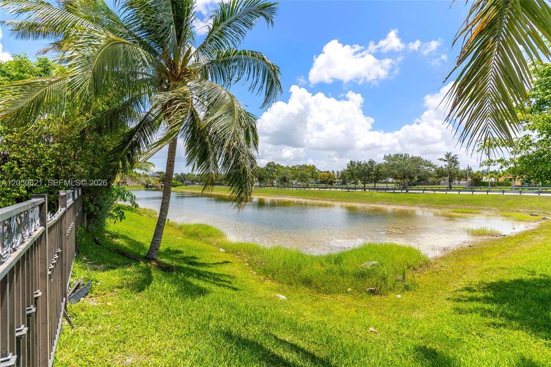 For Sale: $999,000 (4 beds, 3 baths, 2589 Square Feet)
