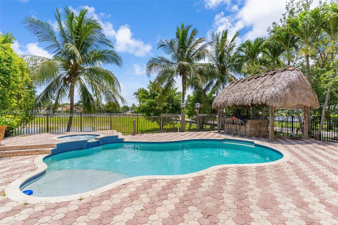 For Sale: $999,000 (4 beds, 3 baths, 2589 Square Feet)