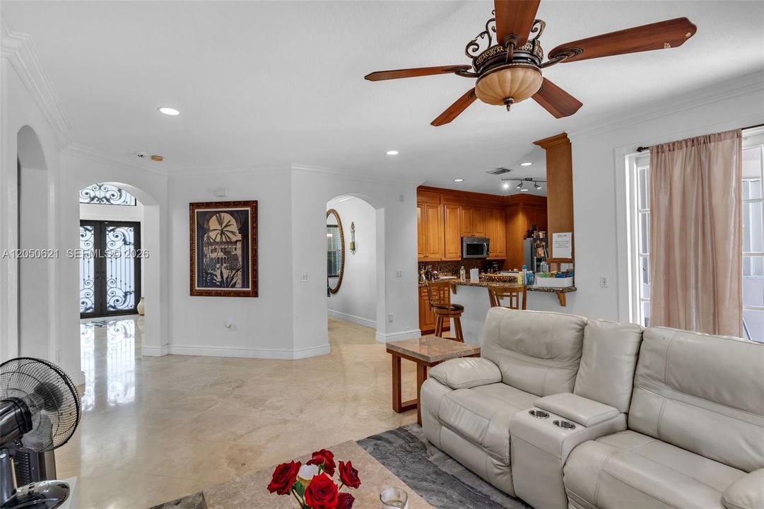 For Sale: $999,000 (4 beds, 3 baths, 2589 Square Feet)
