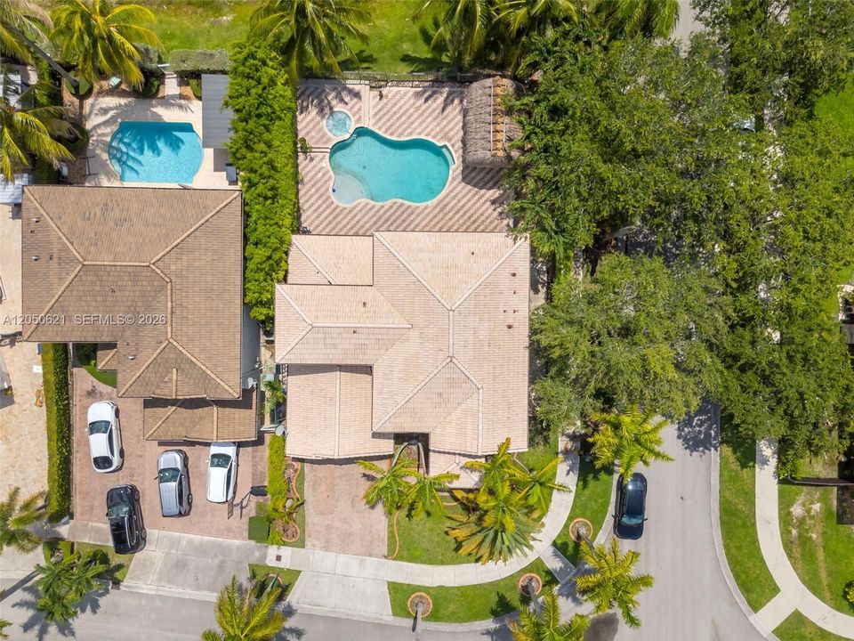 For Sale: $999,000 (4 beds, 3 baths, 2589 Square Feet)