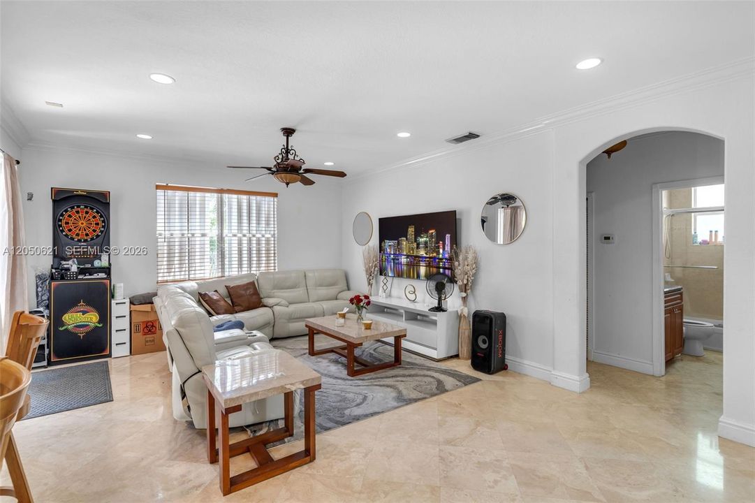 For Sale: $999,000 (4 beds, 3 baths, 2589 Square Feet)