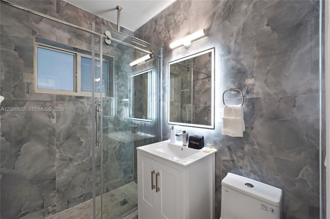 В аренду: $3,250 (2 спален, 2 ванн, 1015 Квадратных фут)