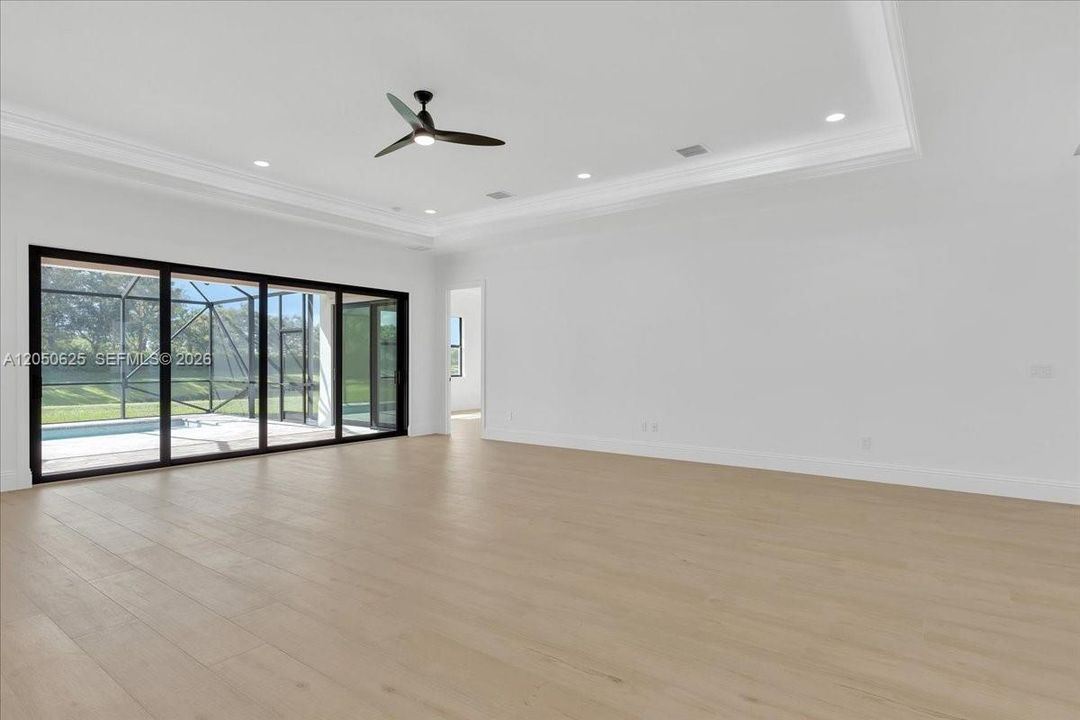 En Venta: $1,099,000 (3 camas, 3 baños, 3659 Pies cuadrados)
