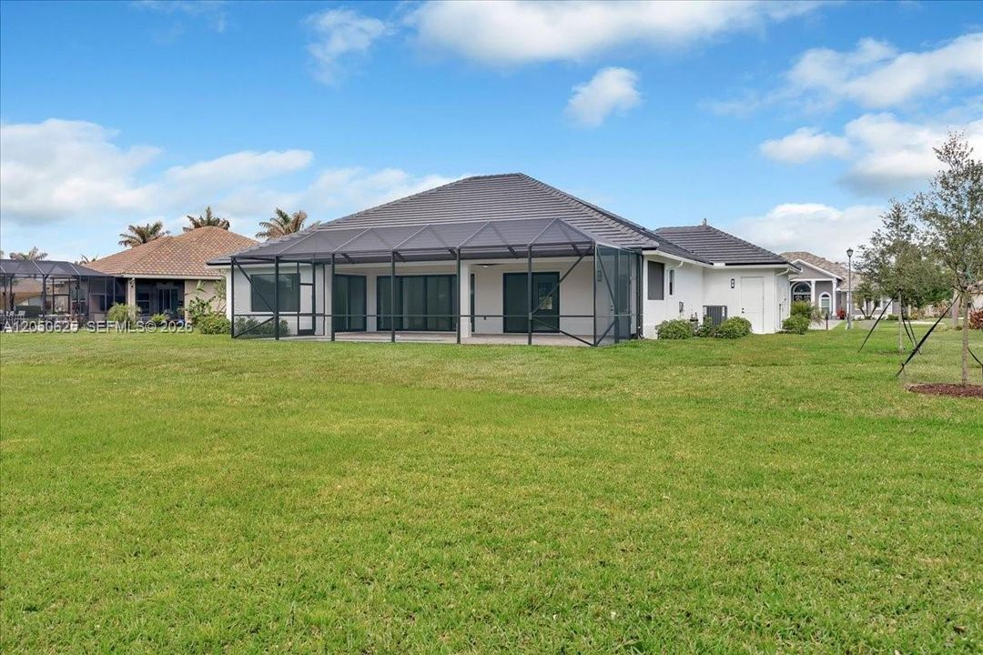 En Venta: $1,099,000 (3 camas, 3 baños, 3659 Pies cuadrados)