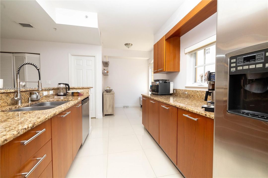 En Venta: $739,000 (3 camas, 2 baños, 1797 Pies cuadrados)