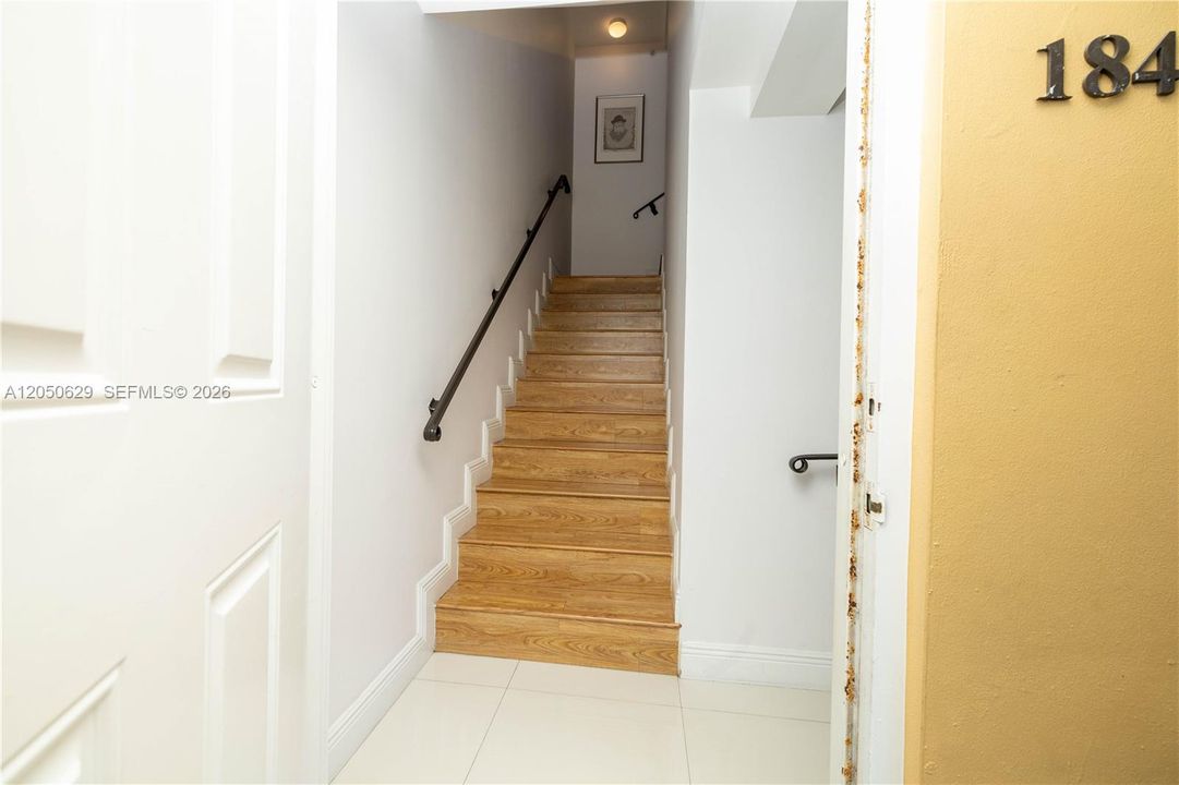 En Venta: $739,000 (3 camas, 2 baños, 1797 Pies cuadrados)